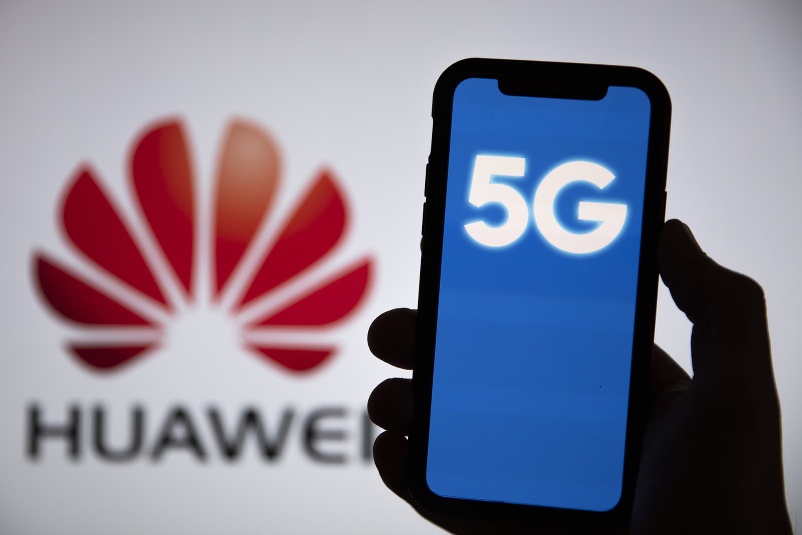 Switching business telephone - Huawei logo 5G communication technology
